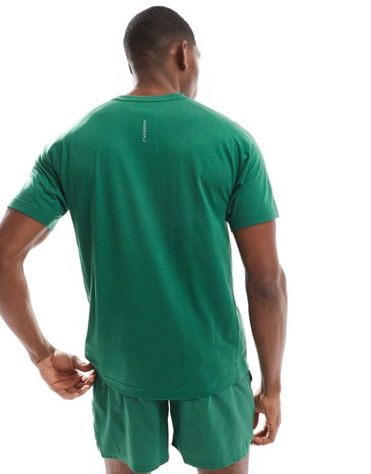 Puma Evolve Training short sleeve running t-shirt in green - Image 4