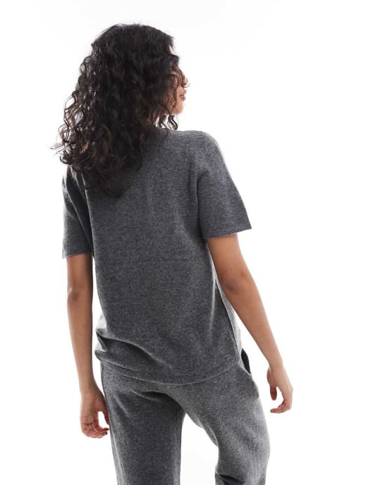 Pieces mix & match cozy knitted t-shirt co-ord in dark grey melange - Image 3