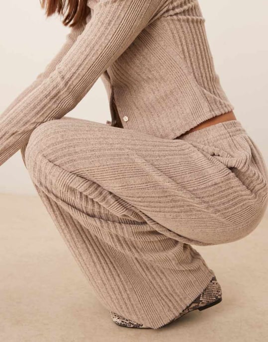 Miss Selfridge brushed chunky rib wide leg trouser in stone - Image 4