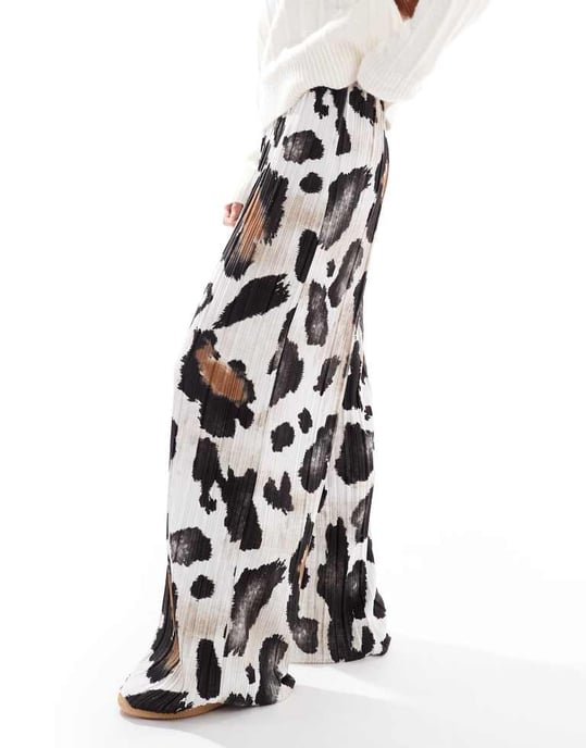 Vero Moda Petite plisse wide leg trousers in abstract cow print - Image 2