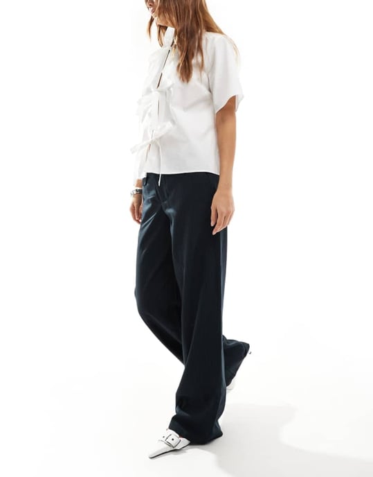 ONLY wide leg trouser with pocket detail in navy pinstripe - Image 4