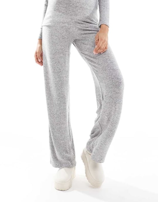 Mamalicious Maternity supersoft cuffed jogger co-ord in light grey melange - Image 3