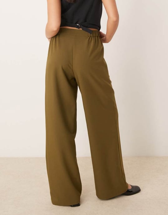 ASOS DESIGN tailored relaxed straight leg trousers in Olive - Image 4