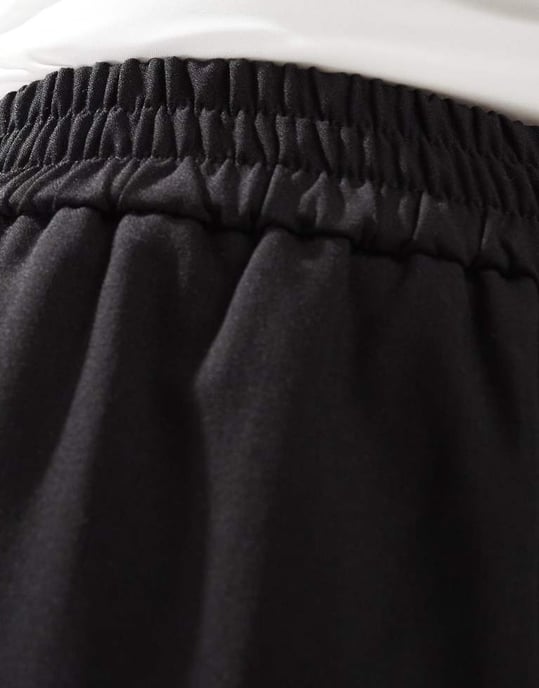 ASOS DESIGN Petite barrel leg pull on tailored trouser in black - Image 4