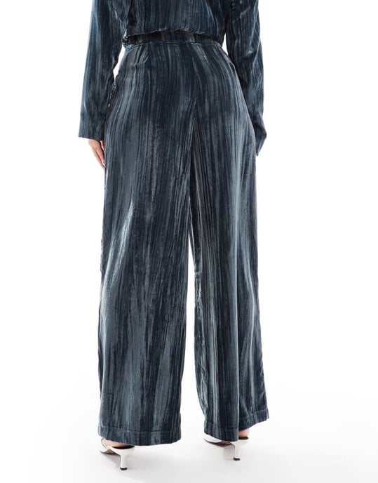 ASOS DESIGN tailored crinkle velvet trousers co-ord in blue - Image 4