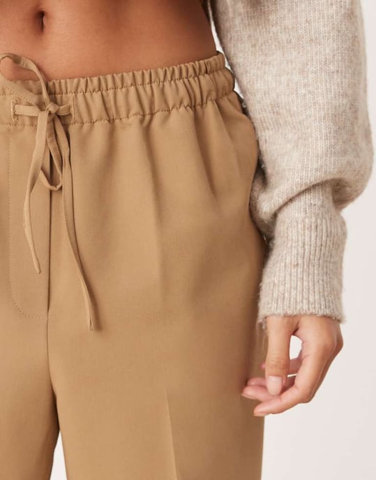 ASOS DESIGN Petite tailored pull on trousers in camel - Image 4