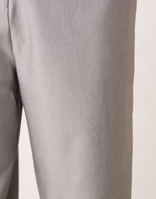 ASOS DESIGN Curve tailored relaxed straight leg trousers in grey - Image 4