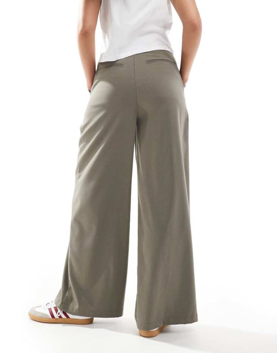 ASOS DESIGN tailored tie waist wide leg trousers with pleat detail in brushed khaki - Image 3