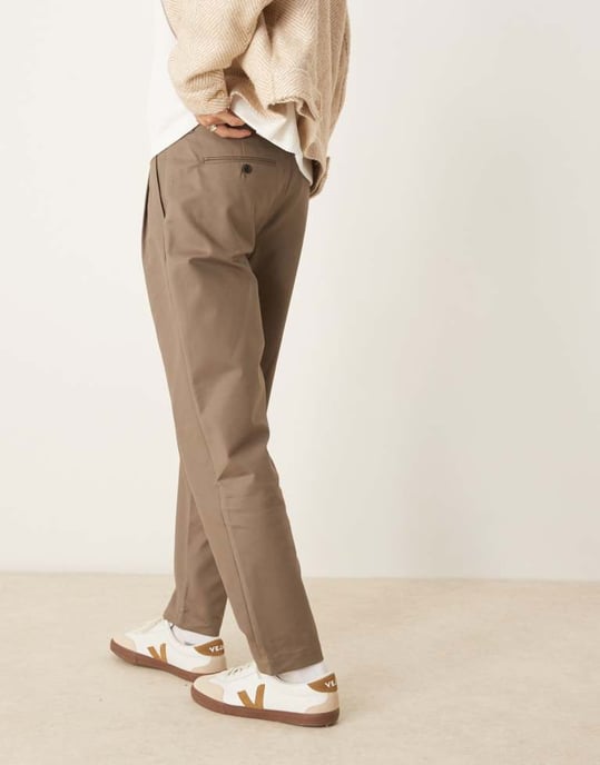 Selected tapered adam pleated trouser in tan - Image 4
