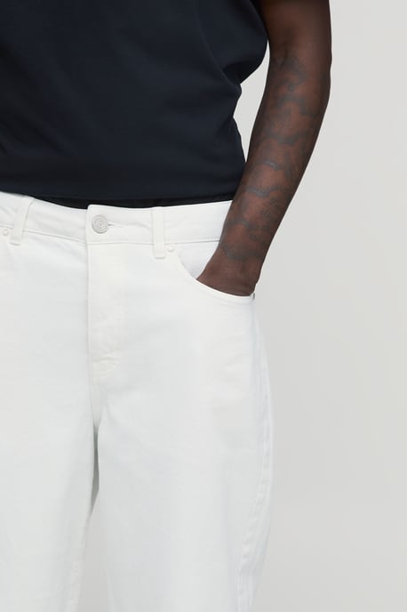 Basic Relaxed Fit Jeans - Image 2