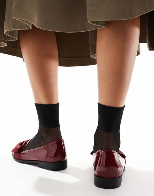 ASOS DESIGN Wide Fit Mentor bow loafer flat shoes in burgundy patent - Image 4