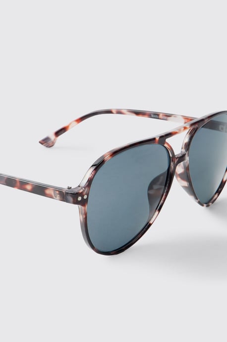 Plastic Aviator Sunglasses - Image 3
