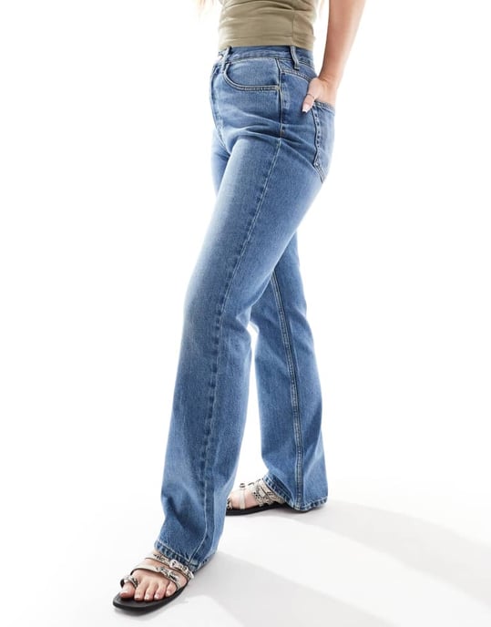 Topshop Hourglass Ember low rise wide leg jean in mid blue - Image 4