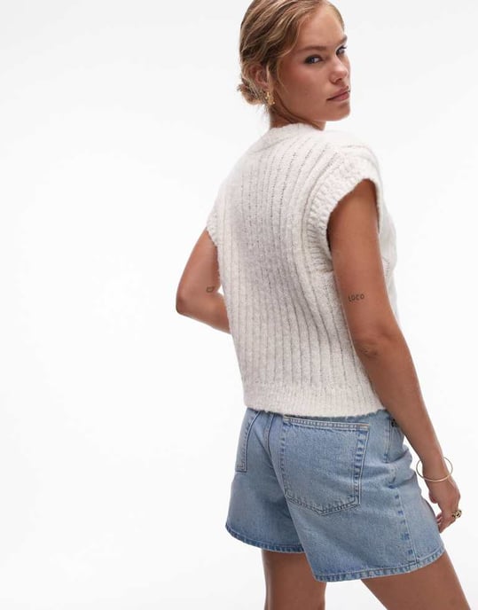Topshop knitted crew cable vest in ivory - Image 4