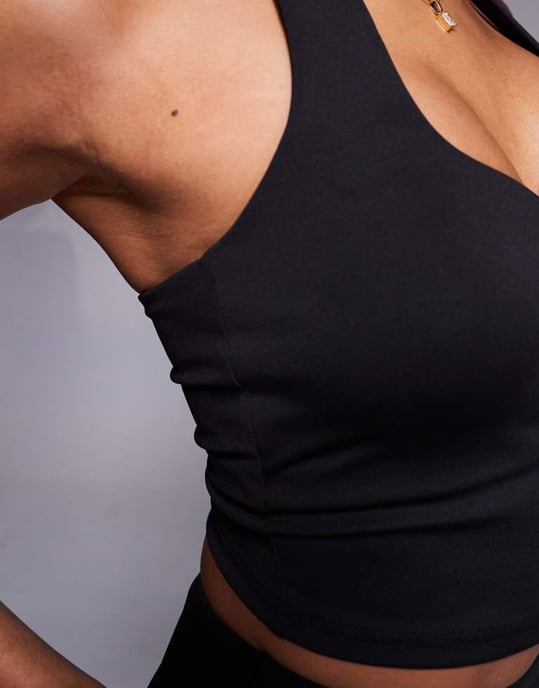 4505 halter neck performance vest with inner bra in black - Image 3