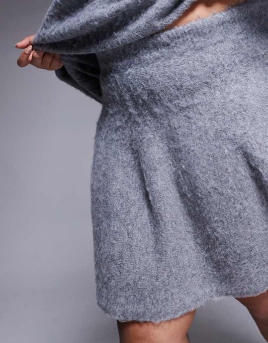 In The Style Plus x Natalya Wright exclusive pleated knitted fluffy yarn skirt co-ord in charcoal - Image 4