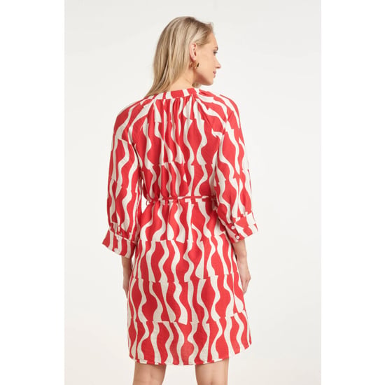 Smashed Lemon V hals jurk met rode golvende print en ceintuur | - Image 2
