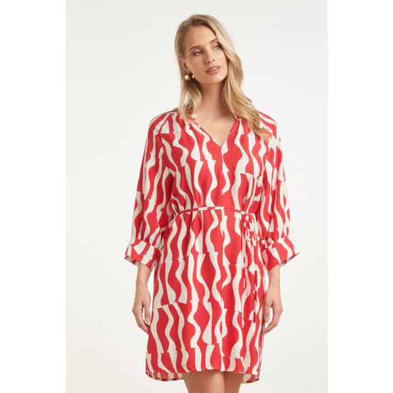 Smashed Lemon V hals jurk met rode golvende print en ceintuur | - Image 3