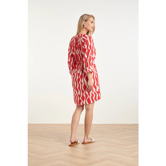 Smashed Lemon V hals jurk met rode golvende print en ceintuur | - Image 6