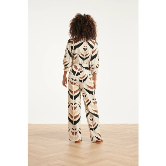 Smashed Lemon Travelstof jumpsuit met grafische aztec print in beige, zwart & bruin | - Image 3