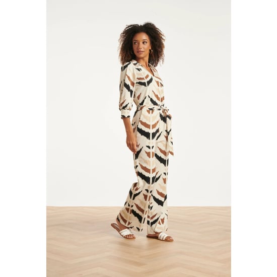 Smashed Lemon Travelstof jumpsuit met grafische aztec print in beige, zwart & bruin | - Image 6
