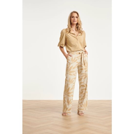 Smashed Lemon Wijde dames broek met beige print in travel kwaliteit | - Image 1