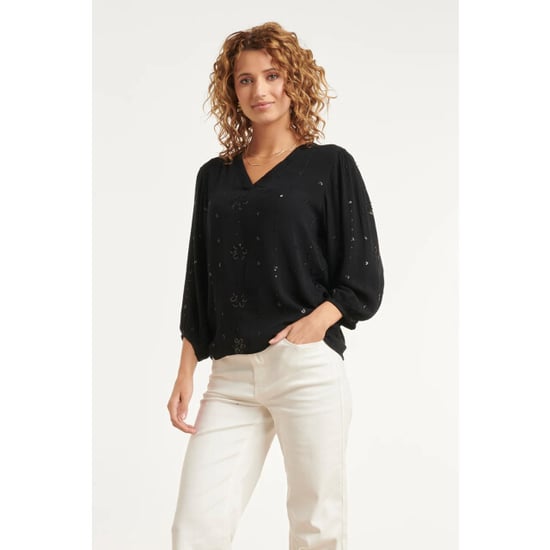 Smashed Lemon Zwarte blouse met subtiel goudkleurig borduursel en v-hals | - Image 4