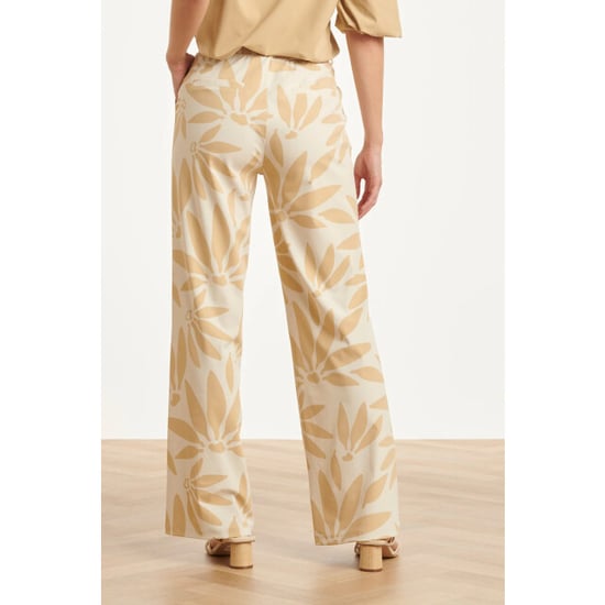Smashed Lemon Wijde dames broek met beige print in travel kwaliteit | - Image 5