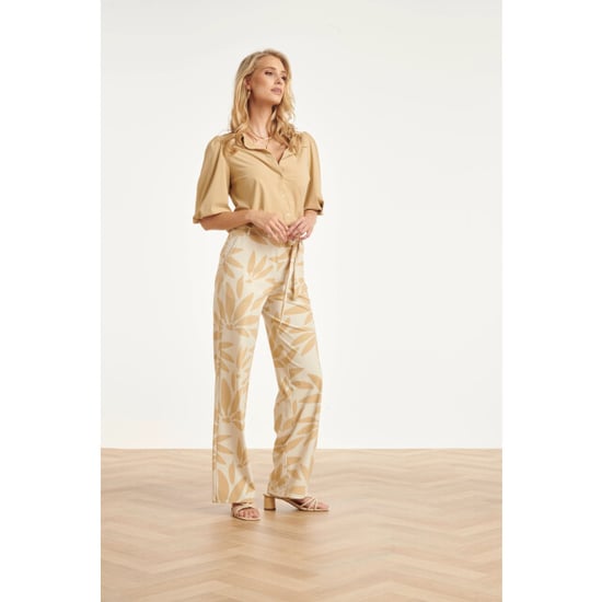 Smashed Lemon Wijde dames broek met beige print in travel kwaliteit | - Image 6