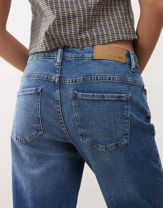 Noisy May Nila low rise wide fit jeans in mid wash - Image 4