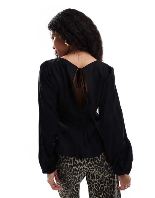ASOS DESIGN Petite volume puff sleeve smock top in black - Image 4