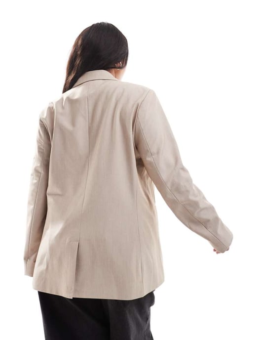 ASOS DESIGN Curve tailored relaxed blazer in stone - Image 2