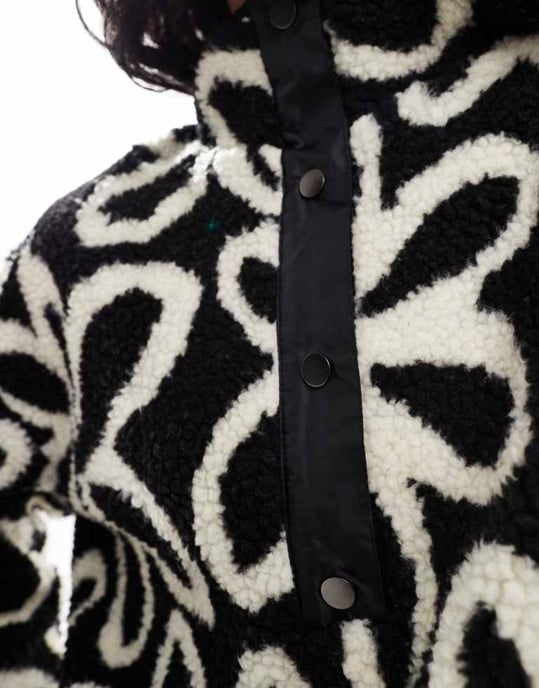 ONLY button down borg fleece in white floral - Image 4