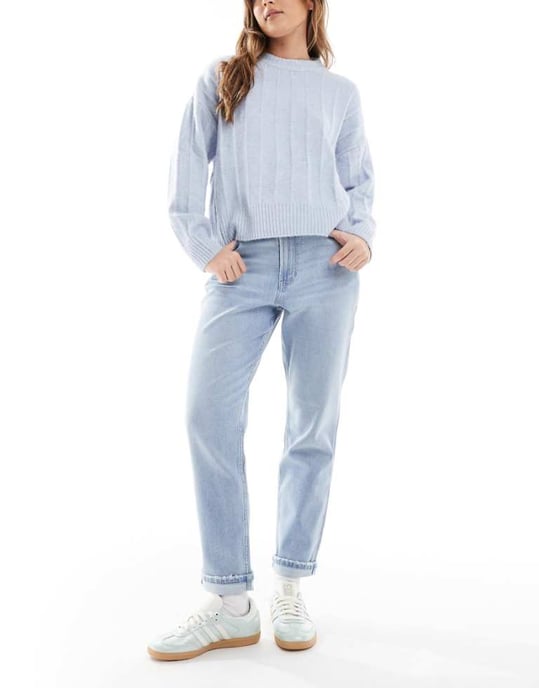 Hollister ultra high rise mom jean in clean blue wash - Image 1