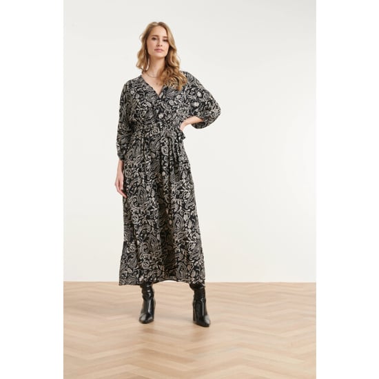 Smashed Lemon Zwarte midi jurk met beige paisley print | - Image 2