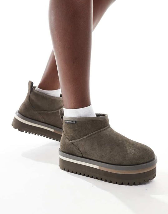 Tommy Jeans suede flatform boots in grey - Image 2