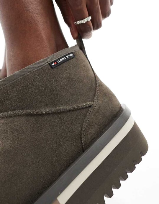 Tommy Jeans suede flatform boots in grey - Image 3