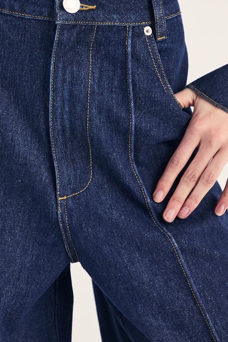 Pleated Wide Leg Jean - Image 5