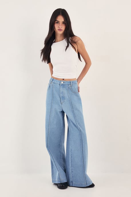 Pleated Wide Leg Jean - Image 3