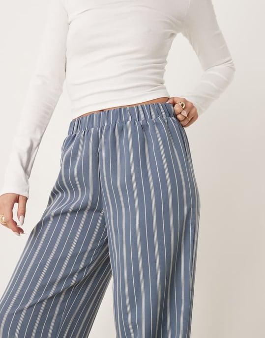 Vila wide leg stripe trouser with deep cuff detail in blue - Image 3