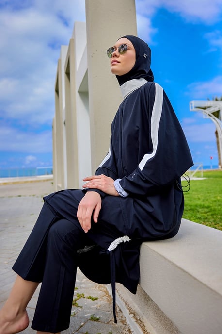 Zwarte, bescheiden badmode Burkini-set met volledige dekking - Image 2