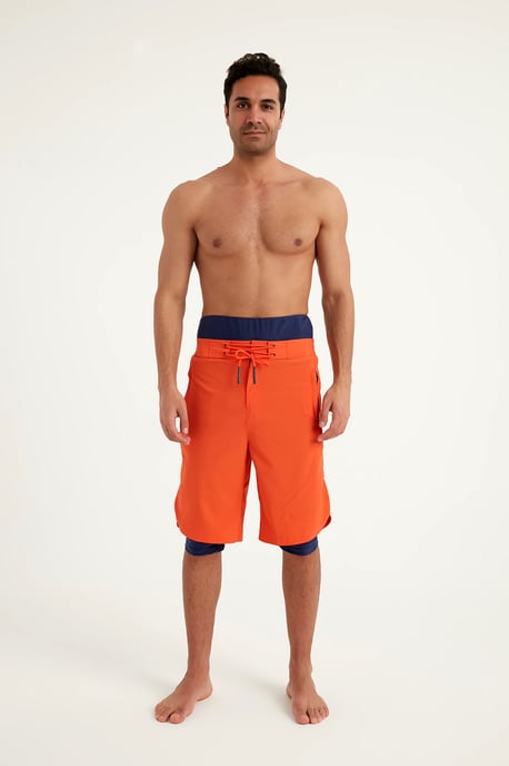 Marina Orange Modest badshorts för män - Image 3