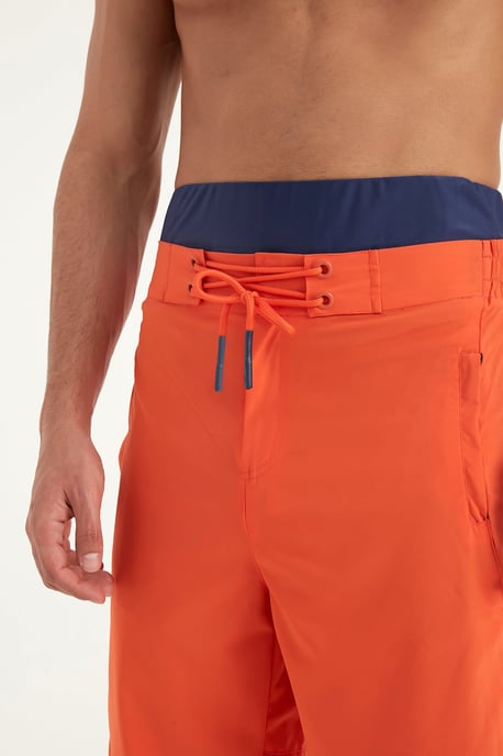 Marina Orange Modest badshorts för män - Image 6