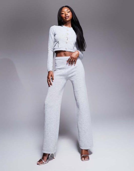 Kaiia exclusive knitted cropped bow detail button through cardigan co-ord in light grey - Image 4