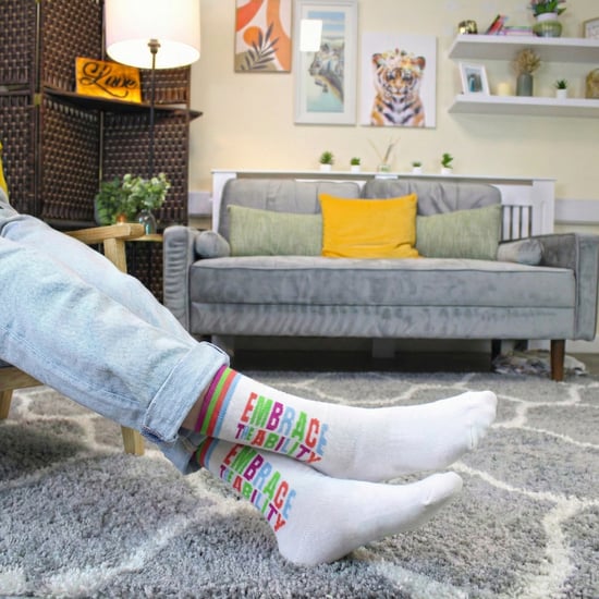 Mencap Herrnovitetstrumpor i bomull | Färgglada randiga slogans för rolig present - Image 4