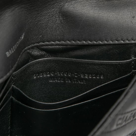 Pre-owned Embossed Leather Allover Logo Bb Wallet On Chain - Image 6
