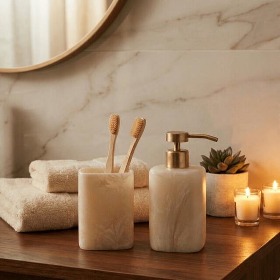 Casa di Elturo Luxe badkamer set elvora – zeepdispenser & beker – beige marmerlook met gouden - Image 2