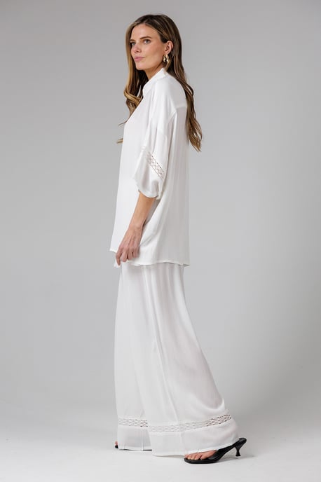 White Crinkle Trim Oversized Short Sleeve Button Up Shirt - Image 4