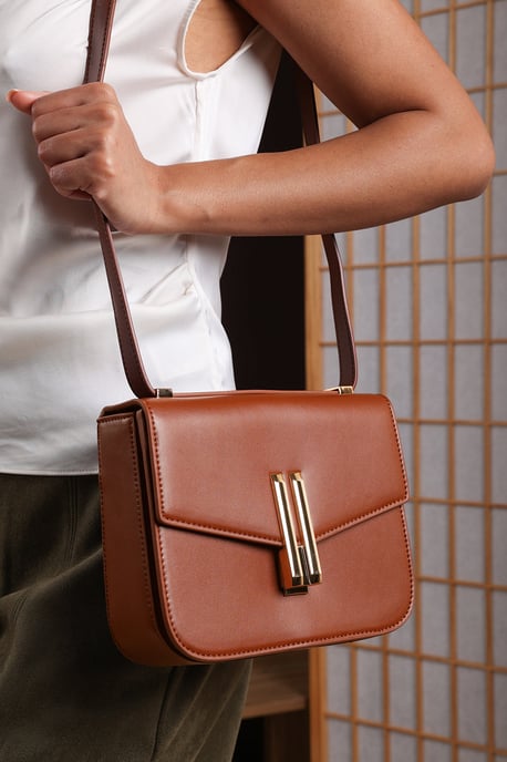Where's That From Womens 'Delrio' Gold Clasp Cross Body Tofu Bag - Image 6