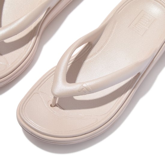 FitFlop Relieff metallic recovery toe-post sandals - Image 4